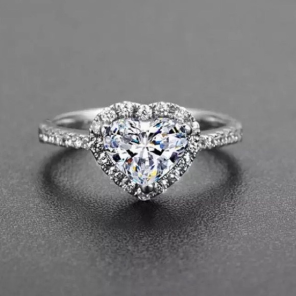 Jewelry - Heart Shaped Halo Ring